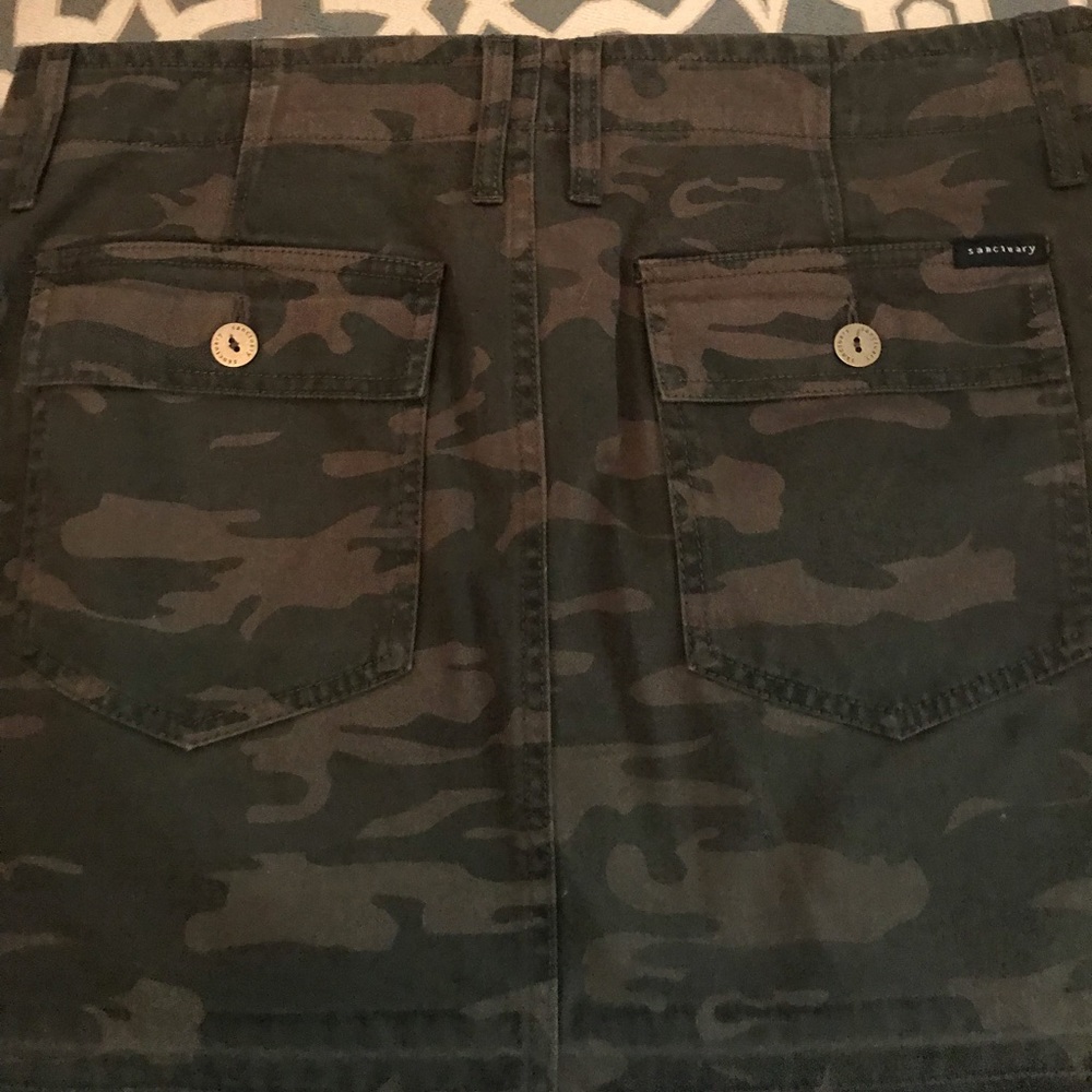 Mini skirt - Picture 2 of 2